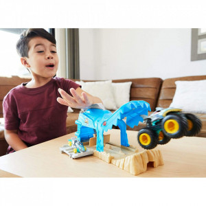 Pista de masini Hot Wheels by Mattel Monster Truck Pit and Launch Shark Wreak cu 2 masinute