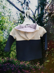 Trening de fete cu colant, Guess