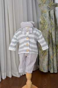 Costum de botez in 6 piese cu pulovar gri din bumbac gen sacou