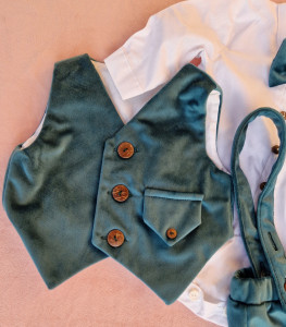 Costum de eveminent verde smarald