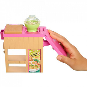 Set Barbie by Mattel Cooking and Baking Pregateste noodles cu papusa si accesorii