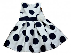 Rochie pe fond alb , iDO