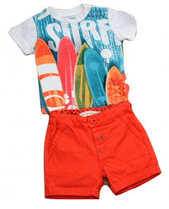 Costum baiat in culori de vara