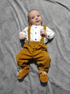 Costum de botez cu pantalon din catifea galben mustar 4 piese