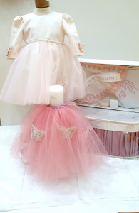 Rochie pentru botez Elizze cu trusou, lumânare, cutie satinată și botoși