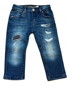 Blue Jeans tăiați și peticiți, Guess