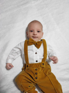 Costum de botez cu pantalon din catifea galben mustar 4 piese
