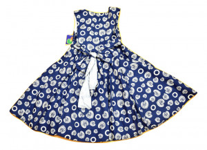 Rochie de fete cu imprimeuri albe