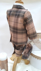 Trusou pentru botez cu costum de băiat, bej