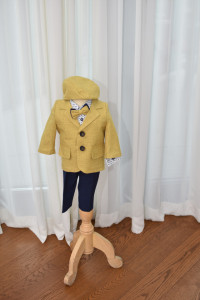Costum de botez cu sacou galben din în , 6 piese