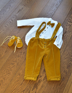 Costum de botez cu pantalon din catifea galben mustar 4 piese
