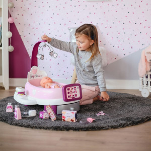 Set cadita si accesorii pentru papusi Smoby Baby Nurse Nursery mov