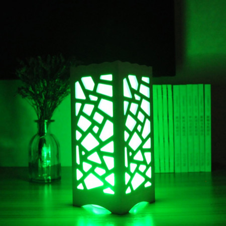 Lampa de veghe cu lumini colorate