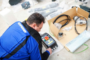 Montaj elevator auto cu 4 coloane cu autorizatie ISCIR