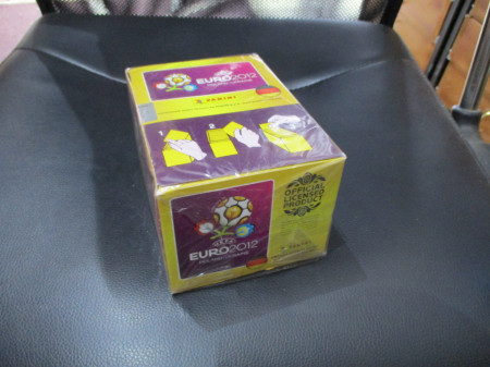 Puna kutija Box 100 UEFA Euro Poland-Ukraine 2012 Panini