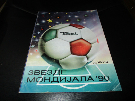 Kompletno popunjen album Italia 90 Zvezde mondijala 90 Politikin zabavnik