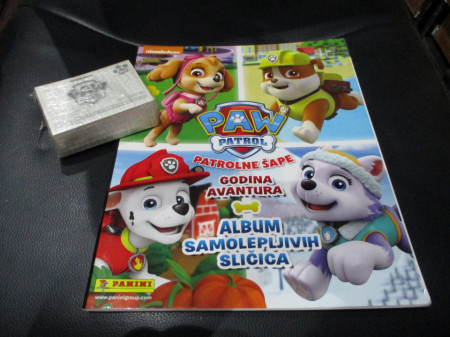 Prazan album i kompletan set sličica Patrolne šape Panini