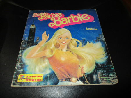 Kompletno popunjen album Barbie Panini