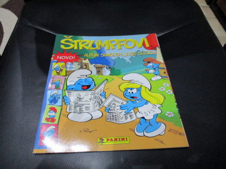 Prazan album Štrumpfovi Panini