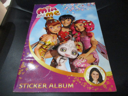Kompletno popunjen album Mia i ja Luxor