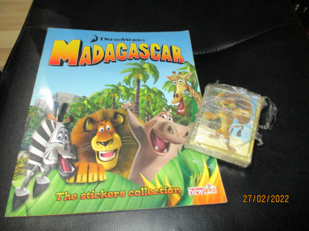Prazan album i kompletan set sličica Madagascar Newlinks