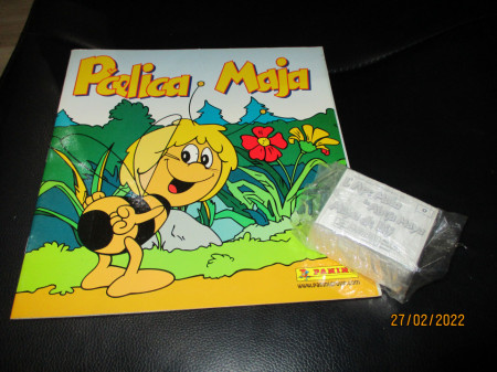 Prazan album i kompletan set sličica Pčelica Maja Panini