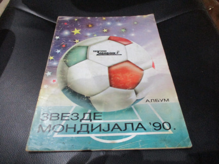 Kompletno popunjen album Italia 90 Zvezde mondijala 90 Politikin zabavnik