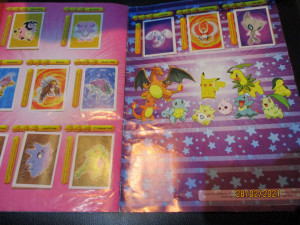 Kompletno popunjen album The world of Pokemon Info kids