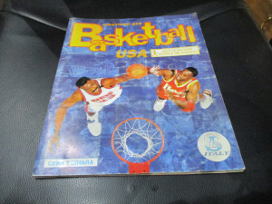 Kompletno popunjen album Basketball USA NBA SL Italy