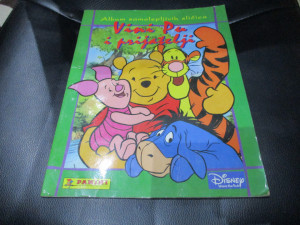 Kompletno popunjen album Vini Pu i Prijatelji Panini