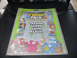 Prazan binder album Trash pack Đubriša Giromax