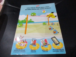 Kompletno popunjen album Angry birds Frikom