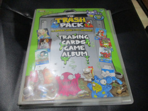 Kompletno popunjen Binder The trash pack Đubriša Giromax