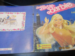 Kompletno popunjen album Barbie Panini