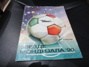 Kompletno popunjen album Italia 90 Zvezde mondijala 90 Politikin zabavnik