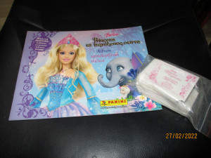 Prazan album i kompletan set sličica Frozen zaleđeno kraljevstvo Panini