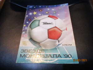 Kompletno popunjen album Italia 90 Zvezde mondijala 90 Politikin zabavnik