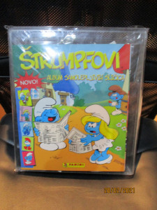 Prazan album i kompletan set sličica Štrumpfovi Panini