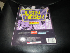 Kompletno popunjen album Justin Bieber Panini