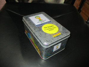 Puna kutija FIFA WC Brazil 2014. Adrenalyn XL metal box Panini