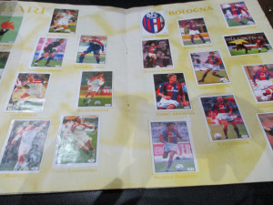 Kompletno popunjen album Calcio 2000 Leone Sergio
