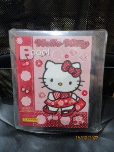 Prazan album i kompletan set sličica Hello Kitty Bcool Panini