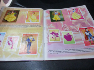 Kompletno popunjen album Ja volim Princeze Panini