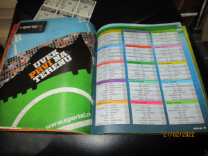 Prazan album i kompletan set sličica Jelen Super liga 2010/11 Slajbe