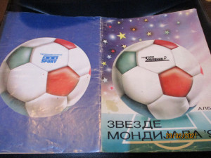 Kompletno popunjen album Italia 90 Zvezde mondijala 90 Politikin zabavnik