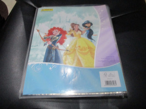 Kompletno popunjen Binder Disney Princess Royal collection Panini