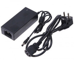Alimentator stabilizat 12V/5000mA