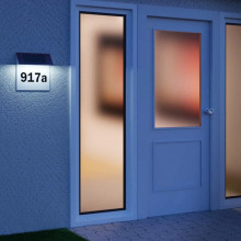 Numar de casa cu LED si incarcare solara