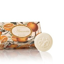 Cutie cadou - 6 x 50 g sapunuri sculptate - cu aroma naturala de portocale, lamai, pere, violete sau trandafir