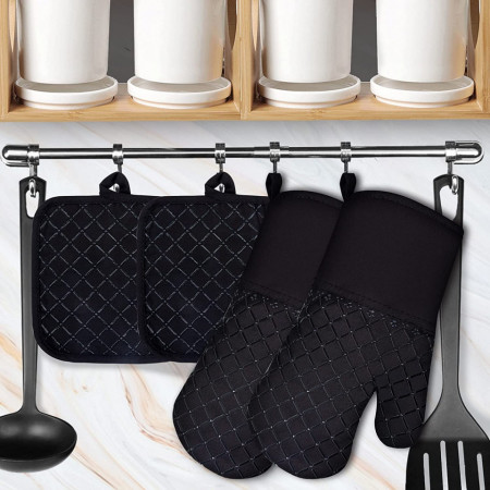Set de 2 manusi cu 2 perne pentru bucatarie SerDa-Run, negru, silicon, 31 x 17 cm / 17,5 x 17,5 cm